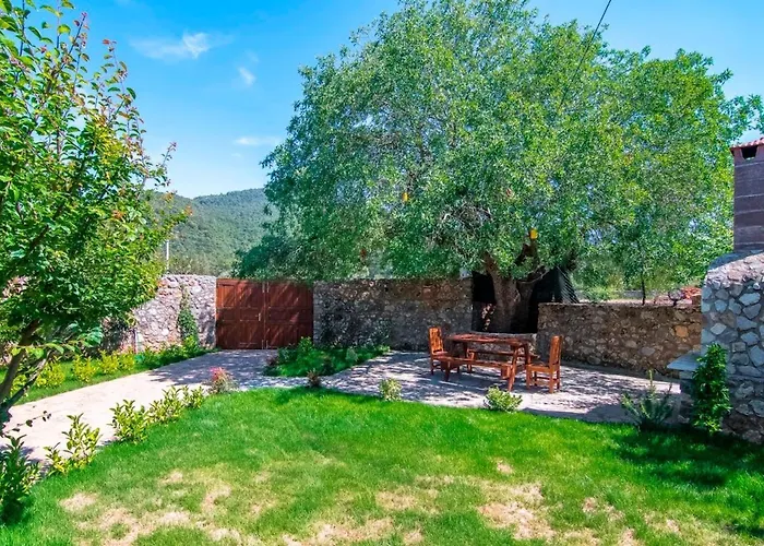 Villa Stone With Private Pool In A Secluded Area In