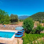 ヴィラ Stone With Private Pool In A Secluded Area In *
