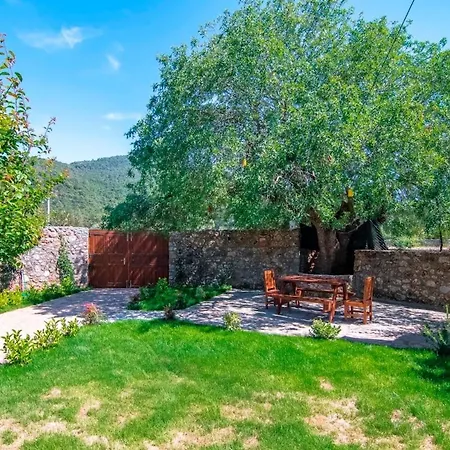 וילה Stone With Private Pool In A Secluded Area In