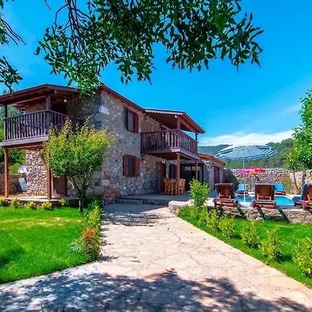 Stone With Private Pool In A Secluded Area In וילה *