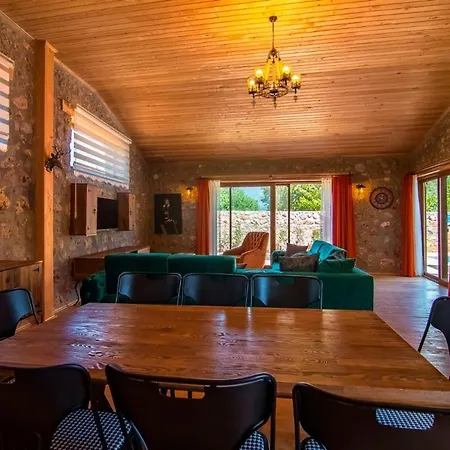 Stone With Private Pool In A Secluded Area In וילה *