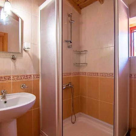 Stone With Private Pool In A Secluded Area In פאטהיה