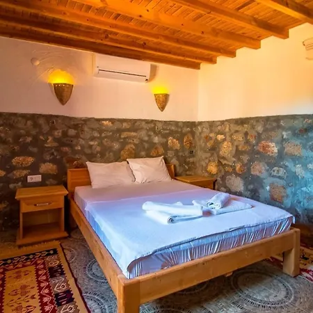 Stone With Private Pool In A Secluded Area In וילה